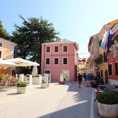 Apartment Alma A4 *